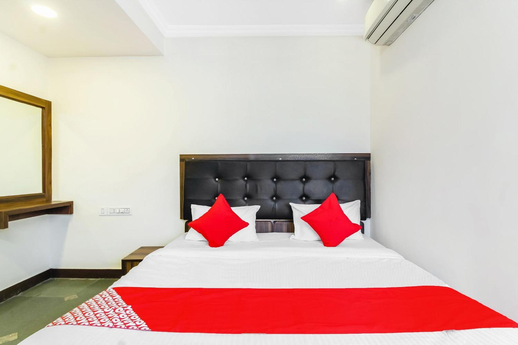 Hotel O Tokyo Hyderabad Exterior photo